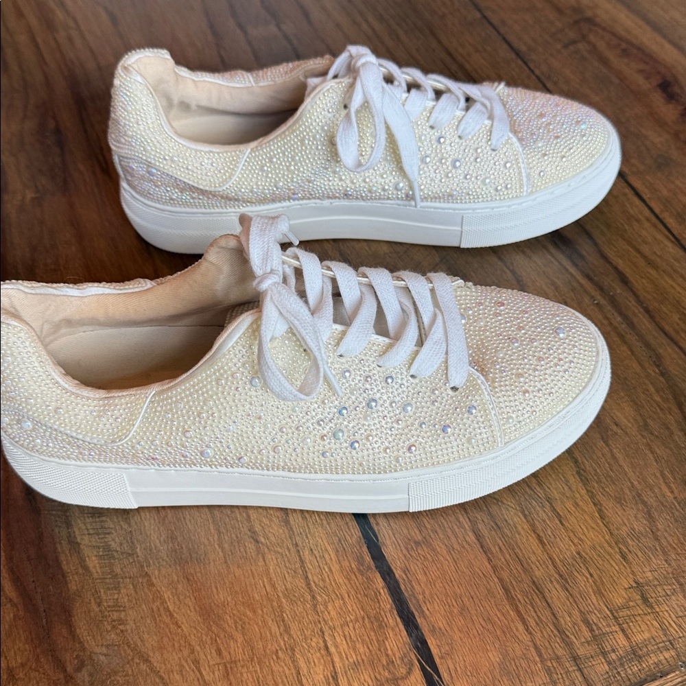 Women's Betsy JohnsonCream Sneakers with iridescent pearl detailing - Picture 3 of 7